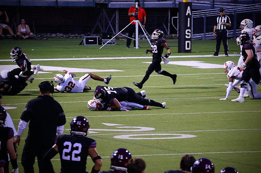 Austin High Maroons Pounce Canyon Lake in Season Opener